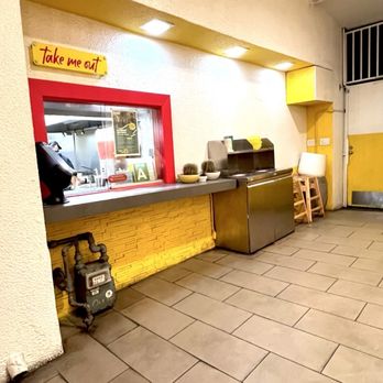 Chick Next Door - Patio Pickup - Chicken Shop Near Me - Glendale, California Chick Next Door - Patio Pickup - Chicken Shop Near Me - Glendale, California