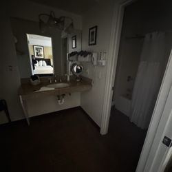Pines Inn & Suites