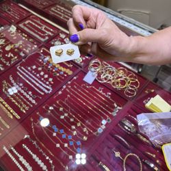 Phuong Jewelry - Cute bday earrings for my 17 yr old daughter