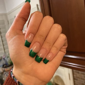 Creative Salon - Acrylics! - Nail Salons Near Me - North Hills, California