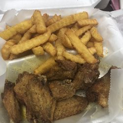 Wings City - 10 wing lunch 1. Ten Pieces Wings with Fries & Drink Special