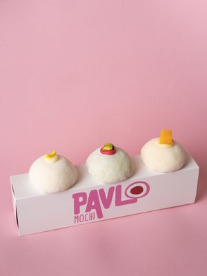 Pavlo Mochi by null