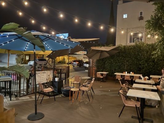 Una Mas on Adams by null