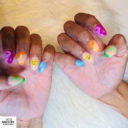 305 Nails & Spa