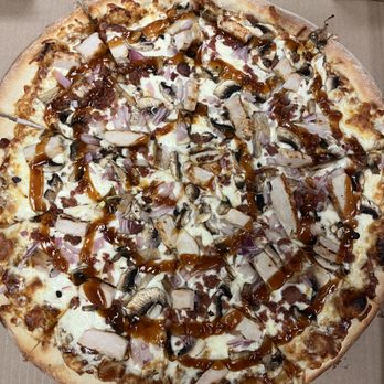 Creemore Pizza Co - BBQ chicken with added Mushrooms and onions - Pizza Near Me - Stayner, Ontario Creemore Pizza Co - BBQ chicken with added Mushrooms and onions - Pizza Near Me - Stayner, Ontario