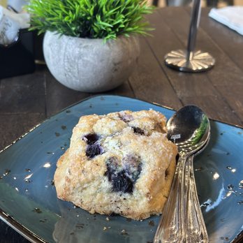 Crema Gourmet - Blueberry scone - Breakfast & Brunch Near Me - Kendall, Florida Crema Gourmet - Blueberry scone - Breakfast & Brunch Near Me - Kendall, Florida