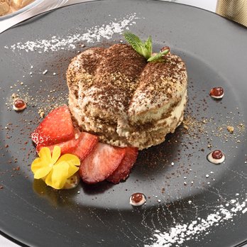 Sandro - Tiramisú - Italian Near Me - Palma, PM