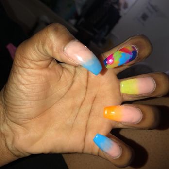 Clawed Nail Salon - Nail Salons Near Me - Bellflower, California