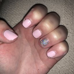 Chipped and streaky polish not even 12 hours later. Chipped and streaky polish not even 12 hours later.