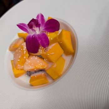 Kin Long Beach - Mango Sticky Rice - Thai Near Me - Long Beach, California Kin Long Beach - Mango Sticky Rice - Thai Near Me - Long Beach, California
