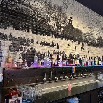 Brickyard Hollow Brewing - We were intrigued by the painting on the brick - so cool! - Brewpubs Near Me - Yarmouth, Maine Brickyard Hollow Brewing - We were intrigued by the painting on the brick - so cool! - Brewpubs Near Me - Yarmouth, Maine