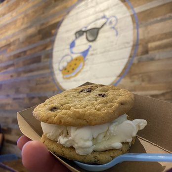 The Baked Bear - Chocolate chip top, M&M bottom with Old Fashioned Vanilla - Ice Cream & Frozen Yogurt Near Me - The Colony, Texas The Baked Bear - Chocolate chip top, M&M bottom with Old Fashioned Vanilla - Ice Cream & Frozen Yogurt Near Me - The Colony, Texas
