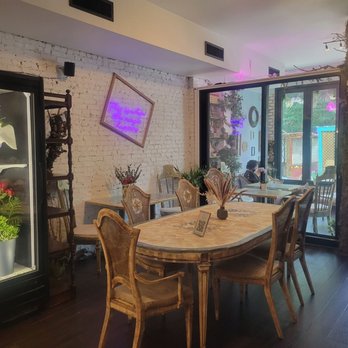 Wonder Room Coffee - Interior - Coffee & Tea Near Me - Brooklyn, New York