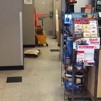 Speedway - the inside of a grocery store - Gas Stations Near Me - Monroeville, Pennsylvania