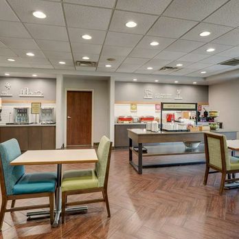 Hampton Inn Moultrie - Breakfast Area - Hotels Near Me - Moultrie, Georgia