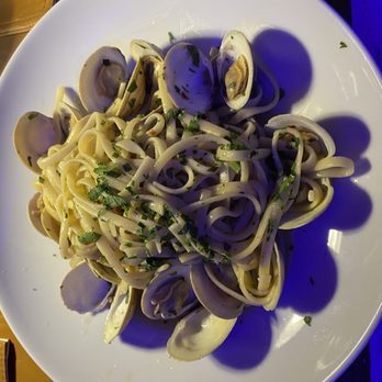 Osteria Capri - Linguine vongole - Pizza Near Me - Naples, Florida