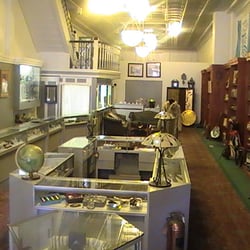 Captain Cash - Antiques, collectibles and estate jewelry.