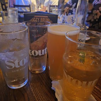 Stout NYC - Dog fish - Sports Bars Near Me - New York, New York Stout NYC - Dog fish - Sports Bars Near Me - New York, New York