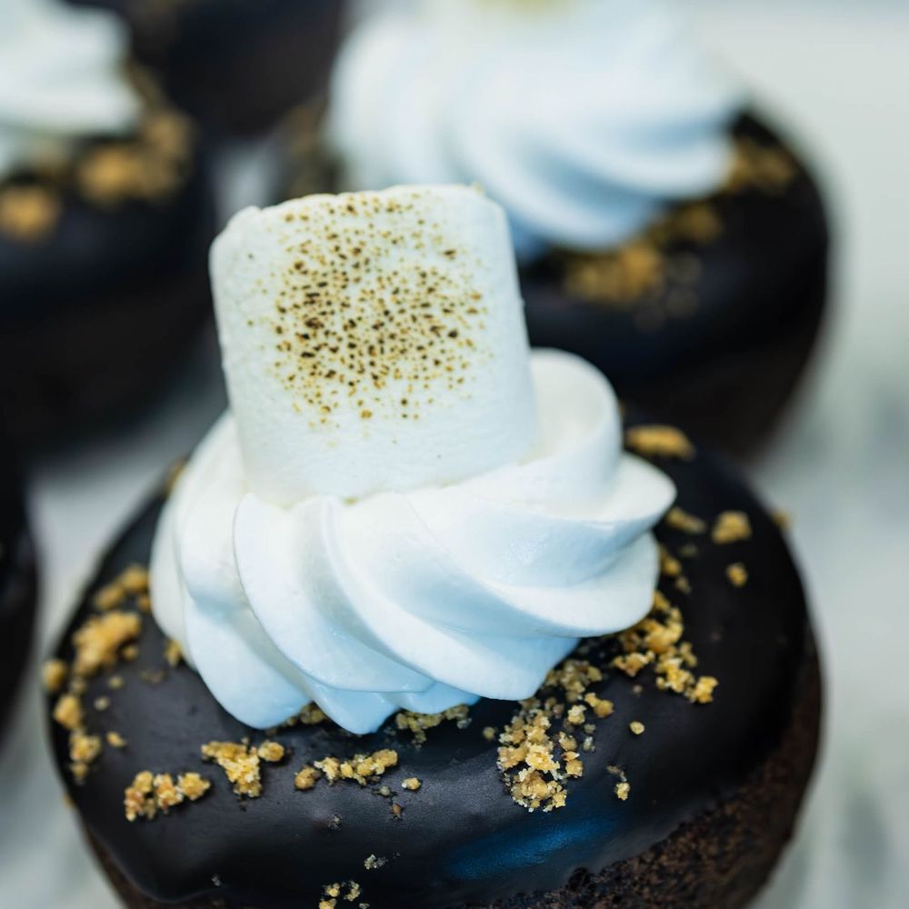 Maverick's Donuts - Smores ($4.00) - Donuts Near Me - Saint Catharines, Ontario Maverick's Donuts - Smores ($4.00) - Donuts Near Me - Saint Catharines, Ontario