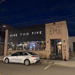 Exterior photo of Nine Two Five - Pittsburgh, Pennsylvania Exterior photo of Nine Two Five - Pittsburgh, Pennsylvania