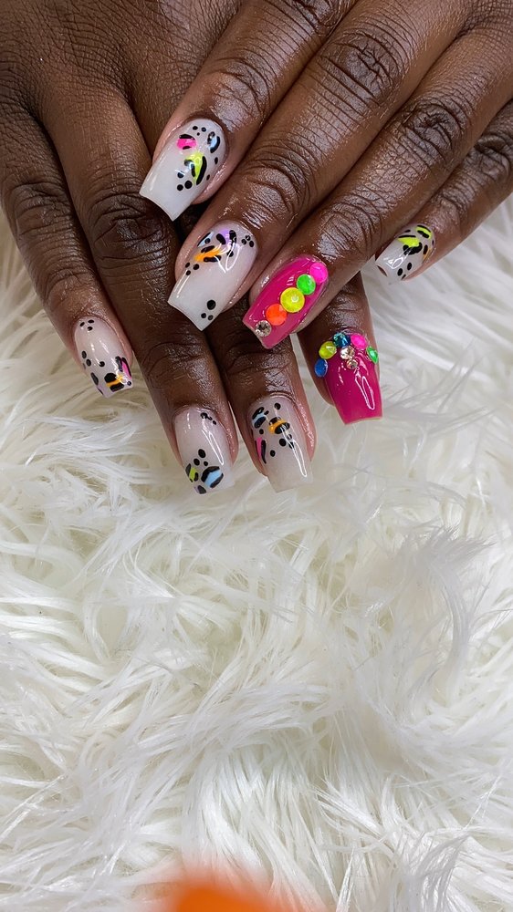 COLORFUL CREATIONS Updated September 2024 55 Photos 9916 Holmes