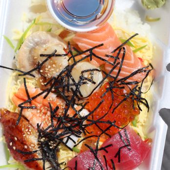 Ajishin - Ajishin Chirashi ($16) - Shrimp ,Salmon ,Tuna, Unagi, Cooked Scallop, Ikura - Sushi Bars Near Me - Novi, Michigan