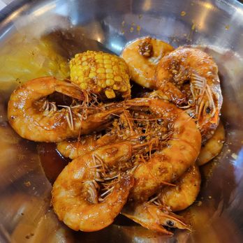 The Crawfish Hut - Flaming Shrimp Headon - Cocktail Bars Near Me - Stanton, California
