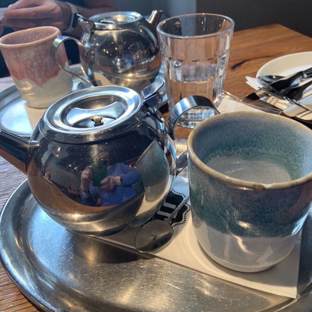 Ulrich - Tea pot, with fruit tea - Cafes Near Me - Vienna, 9 Ulrich - Tea pot, with fruit tea - Cafes Near Me - Vienna, 9