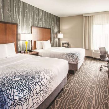 La Quinta by Wyndham Duluth - Guest room - Hotels Near Me - Duluth, Minnesota