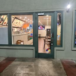 Says they close at 8:300m is 8:10 and they locked the door just employees just chatting on the back I could see them Says they close at 8:300m is 8:10 and they locked the door just employees just chatting on the back I could see them