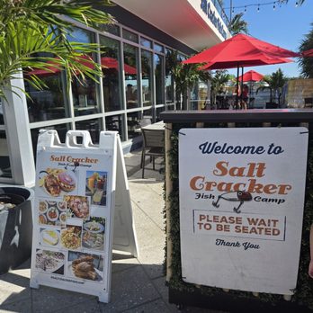 Salt Cracker Fish Camp - Seafood Near Me - Clearwater, Florida