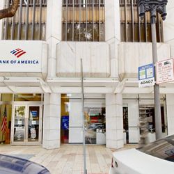Bank of America Financial Center - Storefront