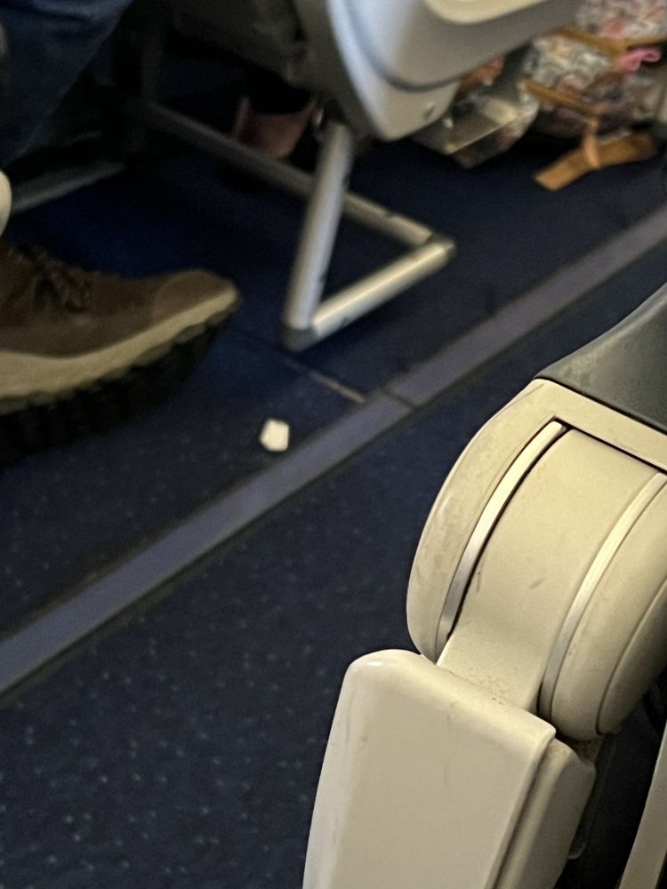 WESTJET Updated May 2024 40 Photos & 47 Reviews 1 World Way, Los