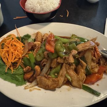 Chao Phraya Thai cuisine - Cashew Nut with chicken - Thai Near Me - Pleasant Hills, Pennsylvania
