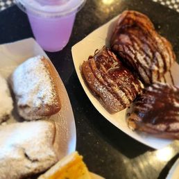 Du Monde Beignets
