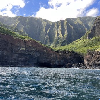 Napali Seabreeze Tours - Boat Charters Near Me