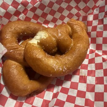 Beach House Bar & Grill - The pretzel was inedible. The restaurant doesn't tell you that it is fried not baked. It was extremely greasy and it taste like so.! - Bars Near Me - Myrtle Beach, South Carolina