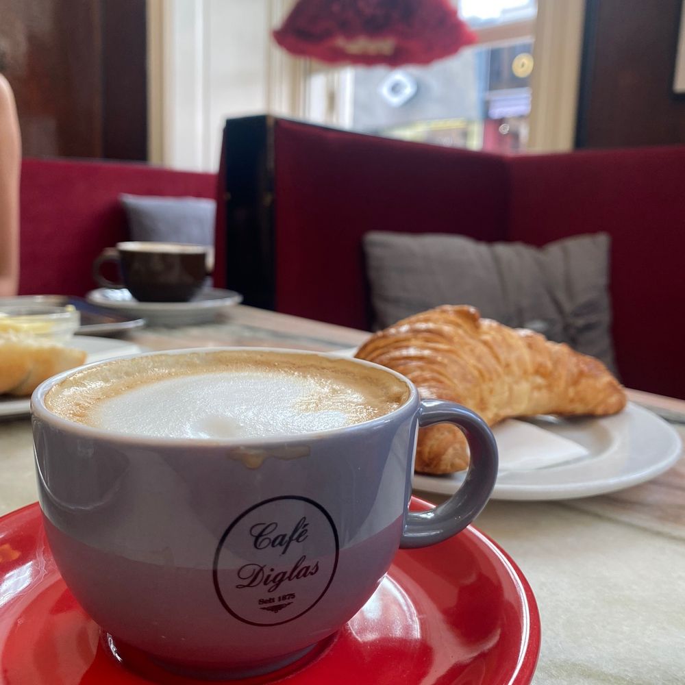 Café Diglas - Coffee & Tea Near Me - Vienna, 9 Café Diglas - Coffee & Tea Near Me - Vienna, 9