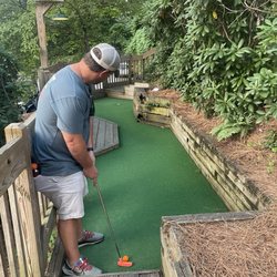 Gatlin’s Mini Golf