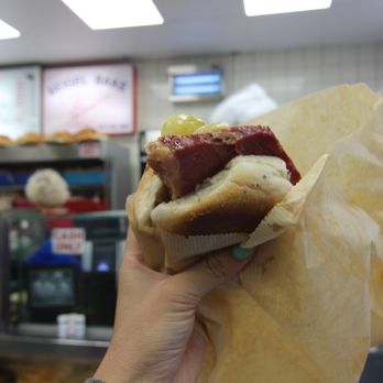 Beigel Bake - Salt beef bagel + pickles and mustard (extra 20 or 30 pence) - Bakeries Near Me - London, XGL