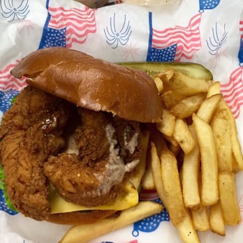 Yankee Doodle Dandy's - Love me Tender chicken sammy - Food Trucks Near Me - Brooklyn, New York