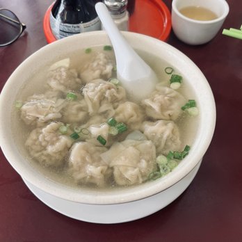 Yung Kee Restaurant - Wonton Soup - Barbeque Near Me - Oakland, California Yung Kee Restaurant - Wonton Soup - Barbeque Near Me - Oakland, California