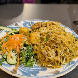 Di An Vietnamese Cuisine - Curry pad thai (T02)