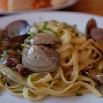 Pasta e Vino - Seafood clam fresh pasta in a white wine sauce - Italian Near Me - Salzburg, 5 Pasta e Vino - Seafood clam fresh pasta in a white wine sauce - Italian Near Me - Salzburg, 5