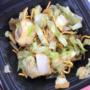 Panda Express - Chow mein panda bowl with almost no noodles, chicken was good but this was disappointing - Chinese Near Me - Naperville, Illinois