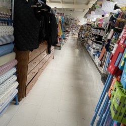 Country Housewares Store - Isle