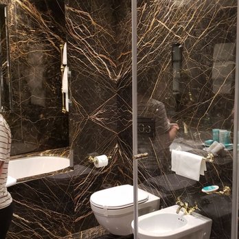Hotel Ai Reali - Schnazzy suite bathroon - Hotels Near Me - Venezia, VE