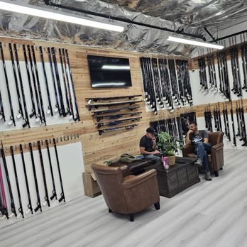 Spear America - Sit comfortably while we rig your new speargun. - Dive Shops Near Me - Dana Point, California Spear America - Sit comfortably while we rig your new speargun. - Dive Shops Near Me - Dana Point, California