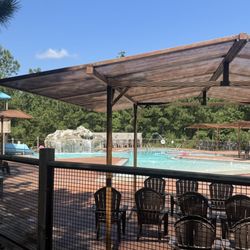 Yogi Bear's Jellystone Park - Pool and water slide