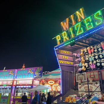 Alameda County Fair - Carnival games and ticket booth - Festivals Near Me - Pleasanton, California